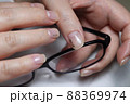 シンプルなネイル 88369974
