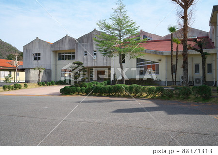 【廃校】美咲町立柵原東小学校1 岡山県久米郡美咲町 【廃校】美咲町立柵原東小学校1 岡山県久米郡美咲町 88371313