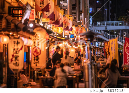 日本の東京都市景観 4月1日、もう春に…根拠なき飲食店“狙い撃ちが解除”され…賑わう渋谷横丁…=1日 日本の東京都市景観 4月1日、もう春に…根拠なき飲食店“狙い撃ちが解除”され…賑わう渋谷横丁…=1日 88372184