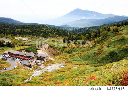 岩手山を望む初秋の藤七温泉彩雲荘と野天風呂 岩手山を望む初秋の藤七温泉彩雲荘と野天風呂 88373913