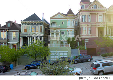 サンフランシスコのタナ―家 88377261