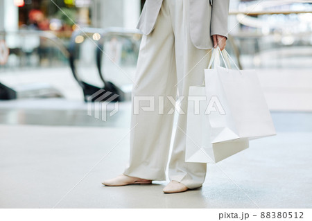 Businesswoman in Mall Minimal Businesswoman in Mall Minimal 88380512