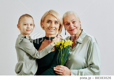 Family with Three Women Portrait Family with Three Women Portrait 88383026
