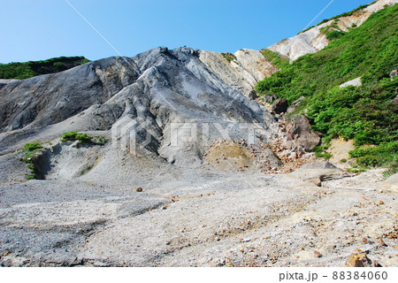 活火山　秋田駒ヶ岳　しゃくなげコース　北部カルデラの地層 88384060