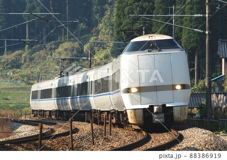 北陸本線 倶利伽羅-石動 JR西日本 683系 T23編成(金沢) サンダーバード 北陸本線 倶利伽羅-石動 JR西日本 683系 T23編成(金沢) サンダーバード 88386919