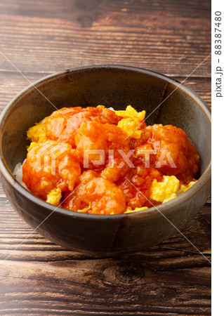 エビチリ丼 88387480