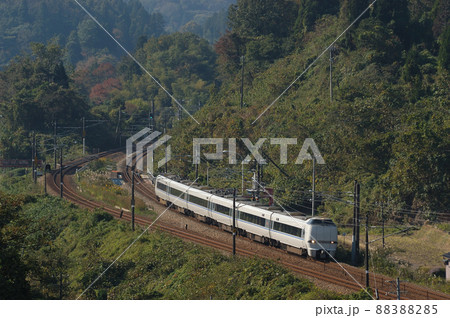 北陸本線　倶利伽羅－石動　JR西日本　681系　T07編成（金沢）　サンダーバード 88388285