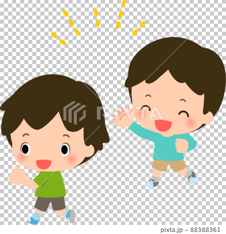 一個微笑的男孩在外面玩耍 一個微笑的男孩在外面玩耍 88388361