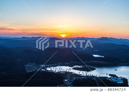 太陽 空 山 88394724
