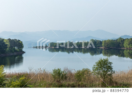 空 山 湖 88394770