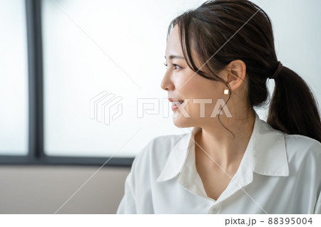 女性　ビジネス　ポートレート 88395004
