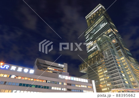 【大阪府】あべのハルカスの夜景（天王寺） 88395662