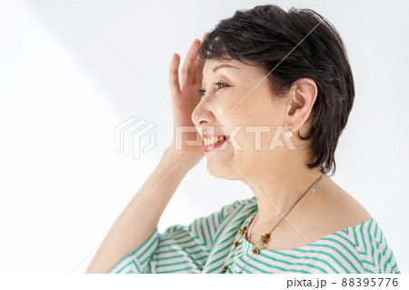 シニア　女性　ヘアケア　美容　FAGA 88395776