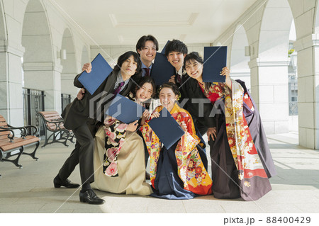 卒業式 大学生 卒業式 大学生 88400429