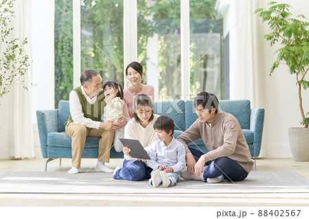 マイホーム 家族写真 マイホーム 家族写真 88402567