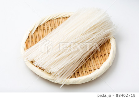 乾燥春雨 88402719