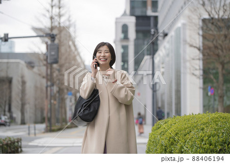 綺麗な女性 ビジネスシーン 88406194