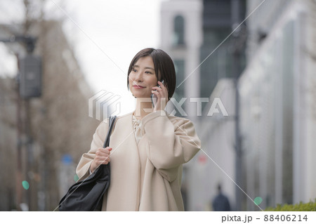 綺麗な女性 ビジネスシーン 綺麗な女性 ビジネスシーン 88406214
