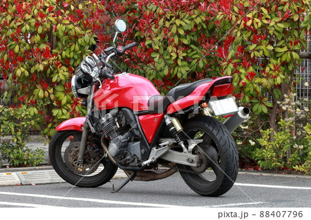 赤いオートバイ イメージ 88407796