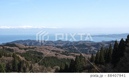 氷見の里山と富山湾 88407941
