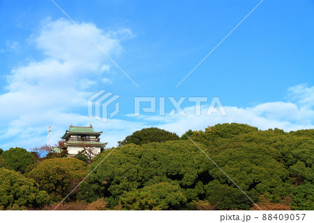 小牧市、小牧山山頂の小牧城の風景 88409057