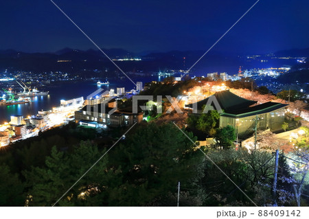 【広島県】千光寺公園の夜桜(尾道) 【広島県】千光寺公園の夜桜(尾道) 88409142
