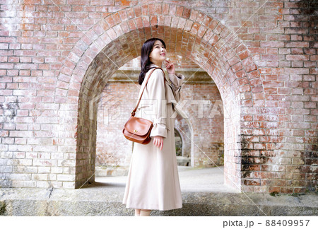 京都を観光する女性 京都を観光する女性 88409957