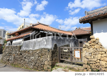 沖縄 那覇 壺屋の街並み(旧新垣家住宅) 沖縄 那覇 壺屋の街並み(旧新垣家住宅) 88414095