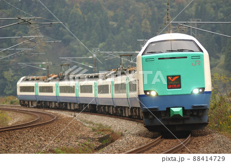 北陸本線 津幡-倶利伽羅 JR東日本 485系 R2編成(新潟) はくたか 北陸本線 津幡-倶利伽羅 JR東日本 485系 R2編成(新潟) はくたか 88414729