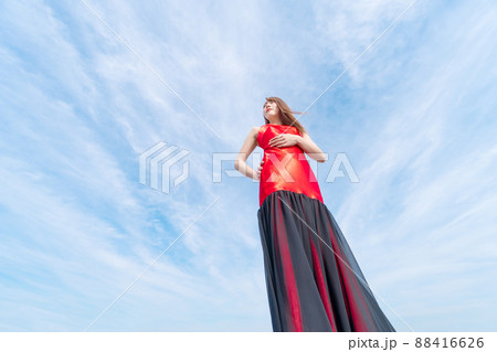 ポートレート 女性 広角 ポートレート 女性 広角 88416626