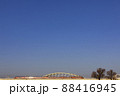 朝の多摩川を渡るロマンスカーGSE 88416945
