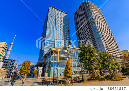 東京　墨田区の都市風景　オリナス錦糸町とオリナスタワー 88421817