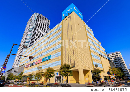 東京　墨田区の都市風景　オリナス錦糸町とブリリアタワー東京 88421836