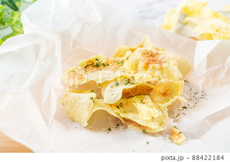 手作りポテトチップス 88422184