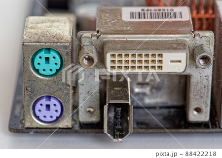 PC用マザーボード　バックパネル　PS/2、DVI-D、1394ポート 88422218