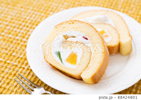 ロールケーキ 88424801