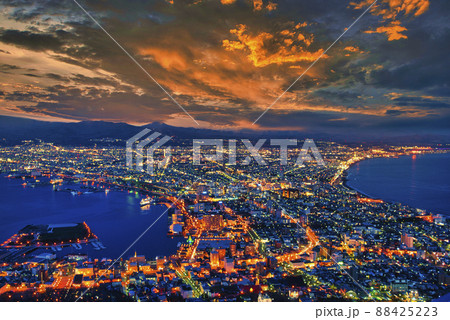 函館山から市内の夜景 88425223