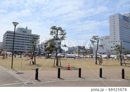 福井市の中央広場（福井城跡） 88425678