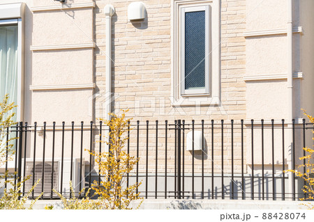 住宅　レンガ調サイディング外壁とエクステリア 88428074