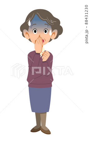 青ざめる年配の女性の全身 88431230