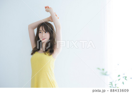 朝　リビング　 88433609