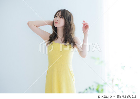 朝　リビング　 88433613