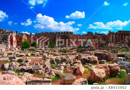 Ruins of Jupiter temple and great court of Heliopolis in Baalbek, Bekaa valley, Lebanon Ruins of Jupiter temple and great court of Heliopolis in Baalbek, Bekaa valley, Lebanon 88433902