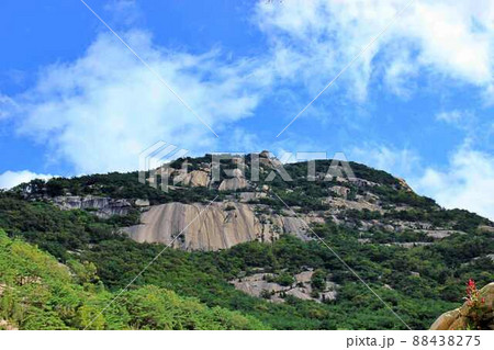 山 岩 石 88438275