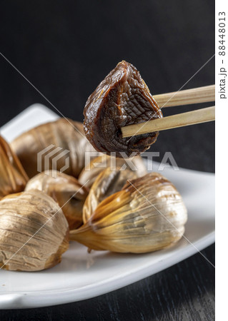 新鮮で美味しい黒にんにく 新鮮で美味しい黒にんにく 88448013