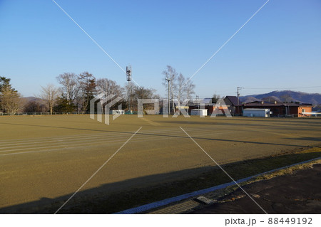 三石町立延出小学校のグラウンド（廃校） 88449192