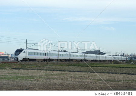 北陸本線　野々市－松任　JR西日本　683系　T26+T18編成（金沢）　サンダーバード 88453481