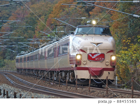 北陸本線　津幡－倶利伽羅　JR西日本　489系　H02編成（金沢）　はくたか 88455565