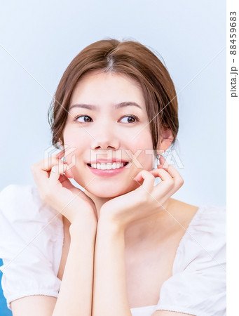 若い女性のポートレート 88459683