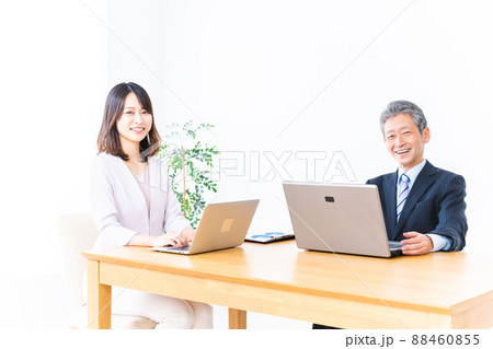 シンプルなオフィスイメージ 88460855